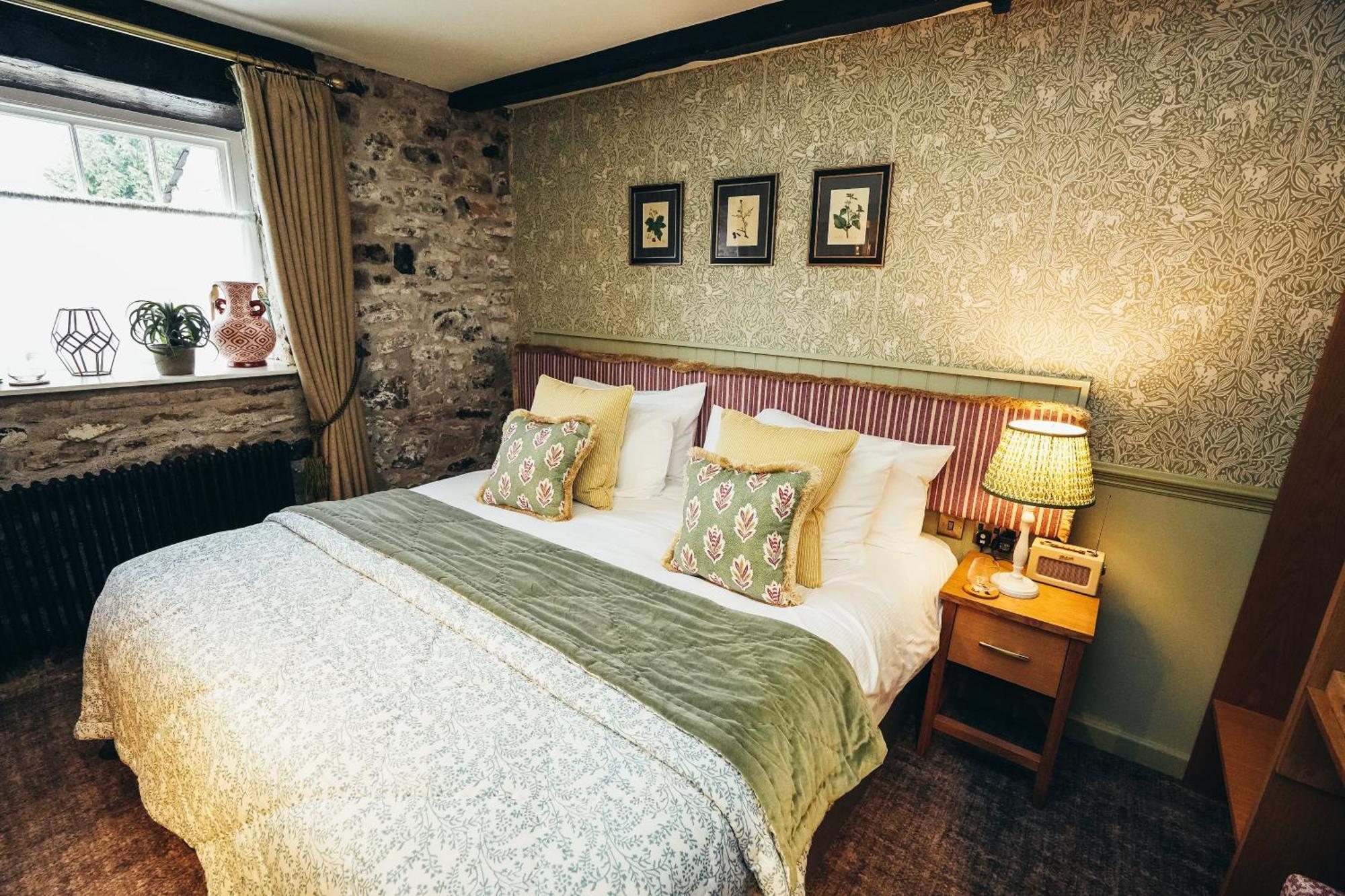 Отель The Ashford Arms Экстерьер фото
