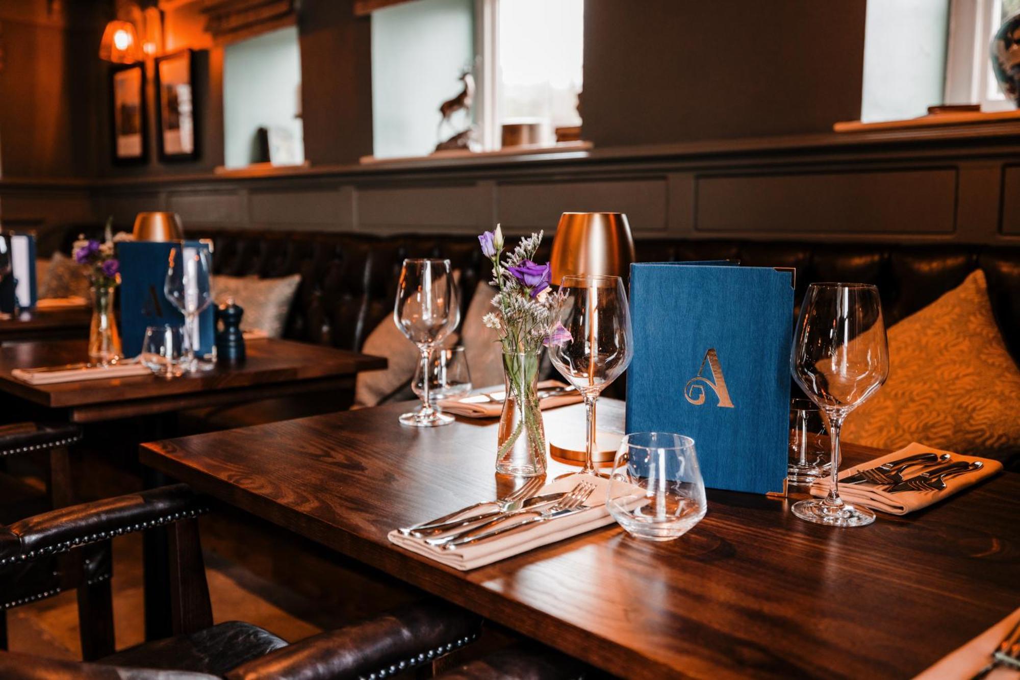 Отель The Ashford Arms Экстерьер фото