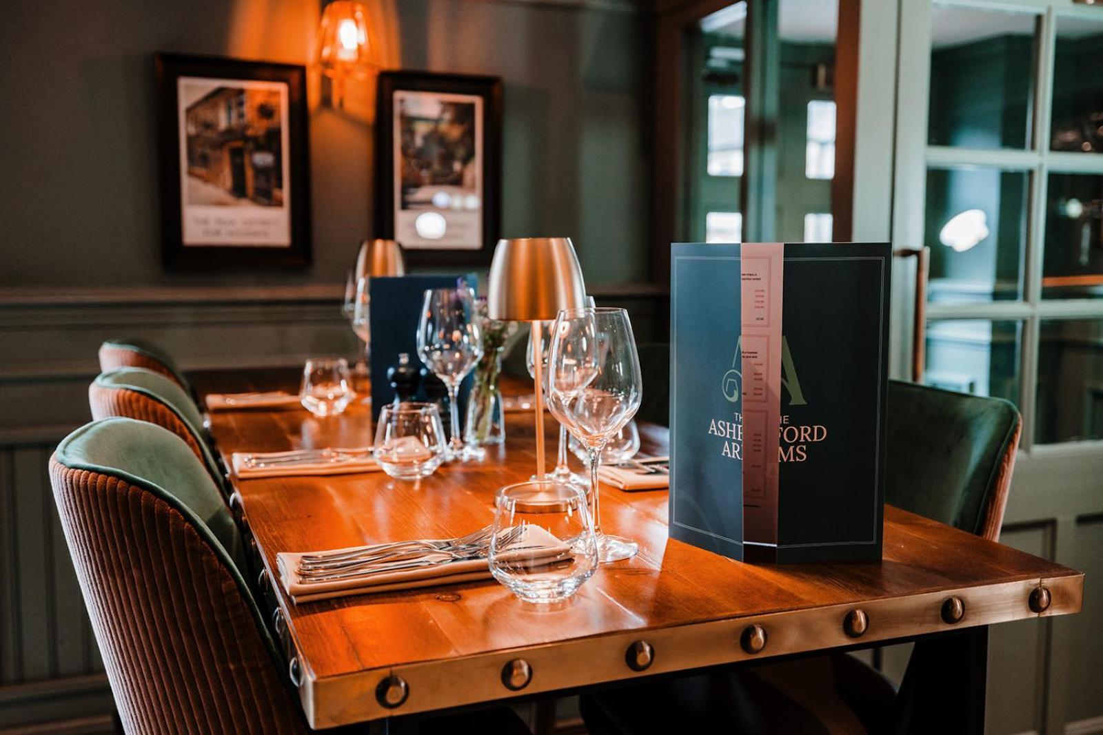 Отель The Ashford Arms Экстерьер фото